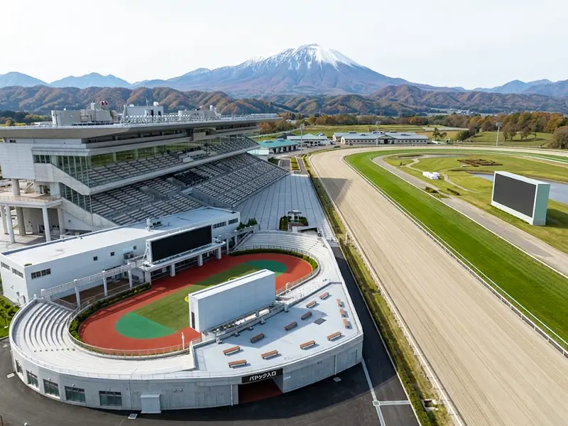 福島競馬場のコース全景イメージ画像